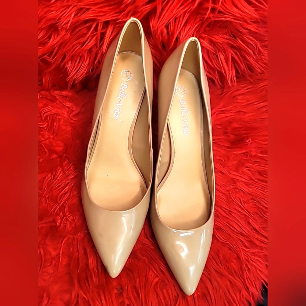 Bella Vita Nude Pumps